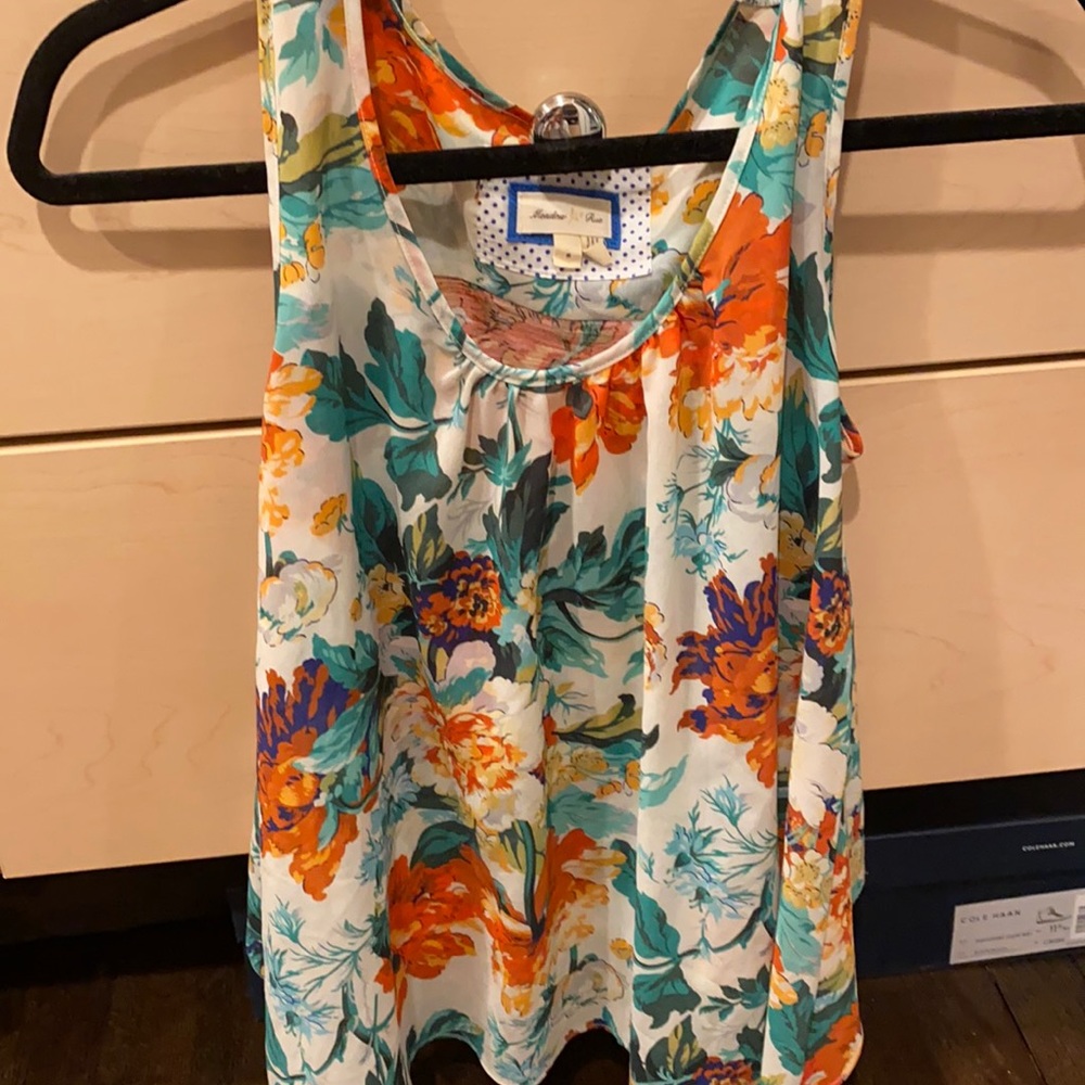 Sleeveless flowy blouse
